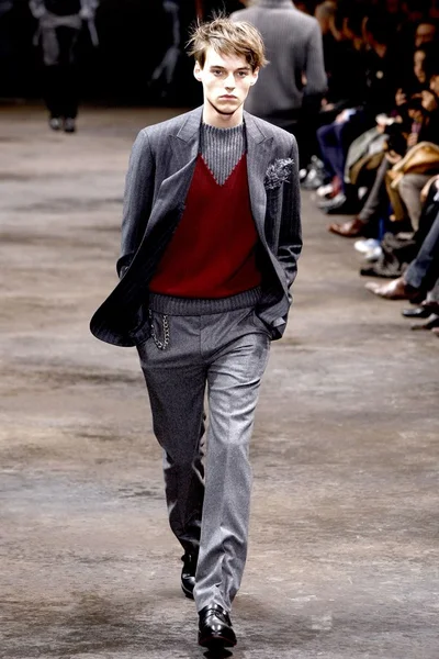Look 8